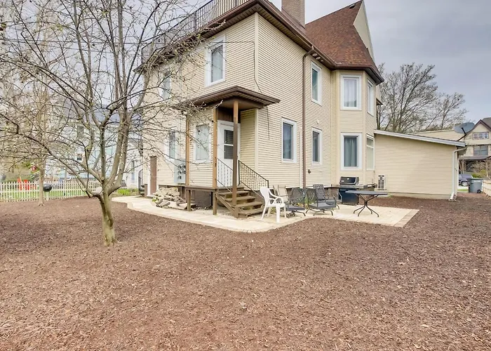 Updated Sheboygan Home W/ Porch < 1 Mi To Beach