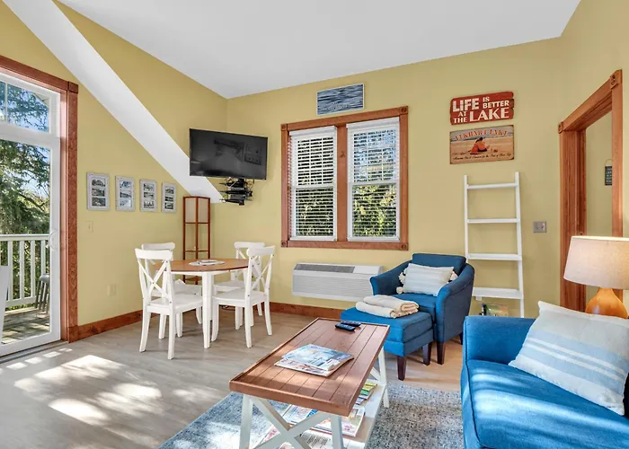 Lakeside Suites